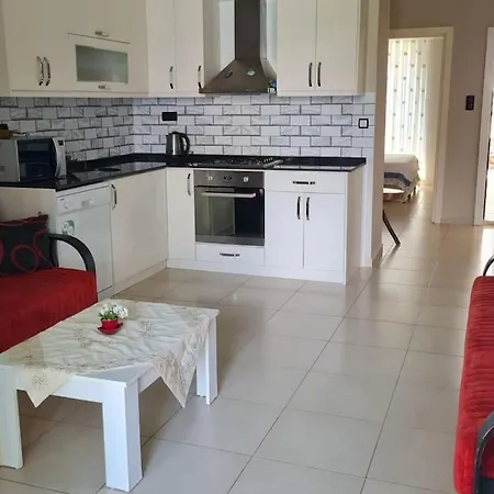 Denize 100 Mt. Sessiz Sakin Havuzlu Sitede 1+1 페티예