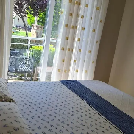 Denize 100 Mt. Sessiz Sakin Havuzlu Sitede 1+1 פאטהיה